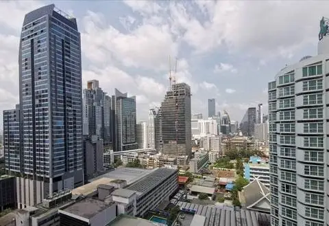 15 Sukhumvit Residences