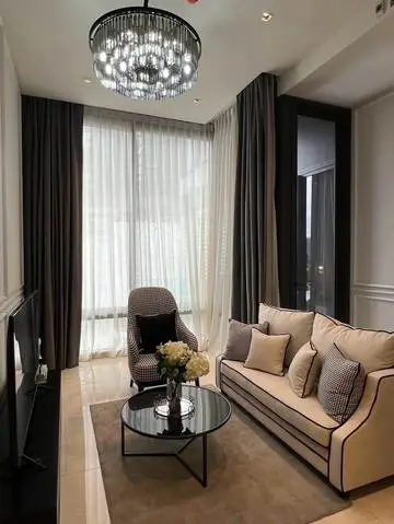 Ashton Silom
