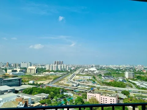 Belle Grand Rama 9: View