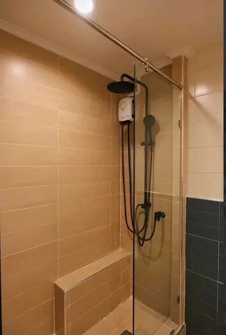 Central Ratchayothin Park: Bathroom