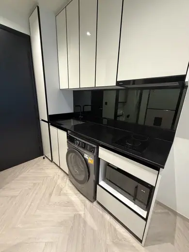 Chapter Charoennakhon-Riverside: Kitchen