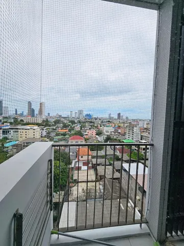 Fuse Sathorn-Taksin: View
