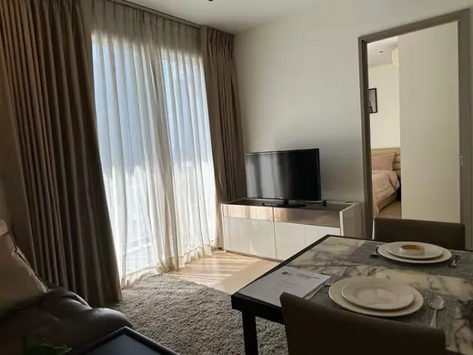 HQ by Sansiri Thonglor: Living Room