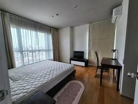 Hive Sathorn: Main Photo