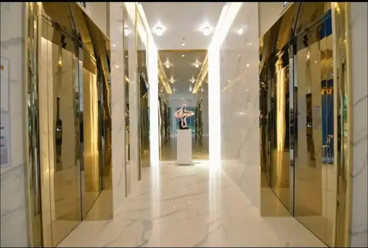 Hyde Sukhumvit 11: Elevator