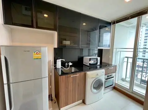 Ivy Thonglor: Main Photo