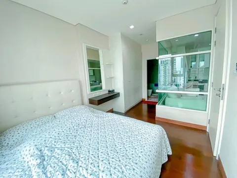 Ivy Thonglor