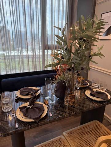 KnightsBridge Space Rama 9: Dining Table