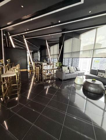 KnightsBridge Space Rama 9: Swimming Pool