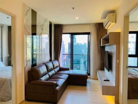 Life Asoke: Main Photo