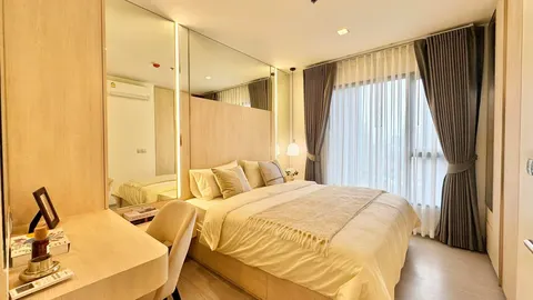 Life Asoke Rama 9