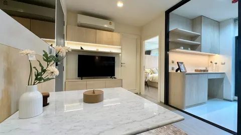 Life Asoke Rama 9: Living Room