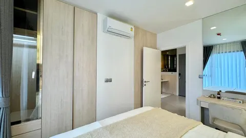 Life Asoke Rama 9