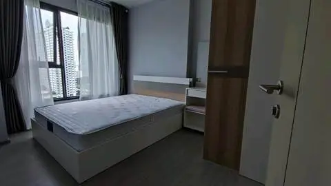 Life Asoke Rama 9