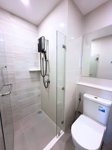 Life Rama 4-Asoke: Bathroom
