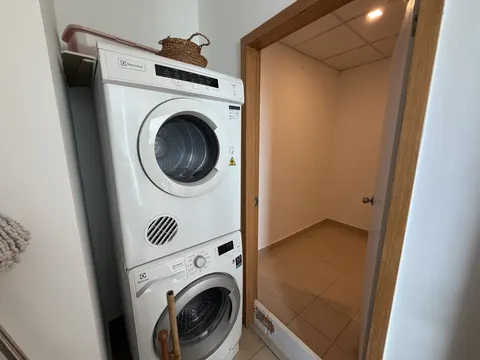 Millennium Residence @ Sukhumvit: Washing Machine