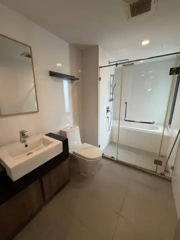 Mirage Sukhumvit 27: Bathroom