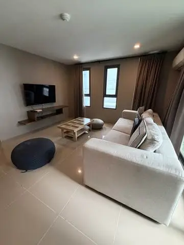 Mirage Sukhumvit 27: Living Room