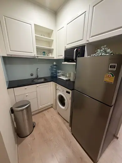 Noble Recole Sukhumvit 19: Kitchen