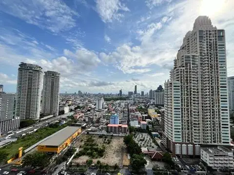 Rhythm Sathorn–Narathiwas