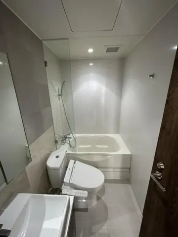 Runesu Thonglor
