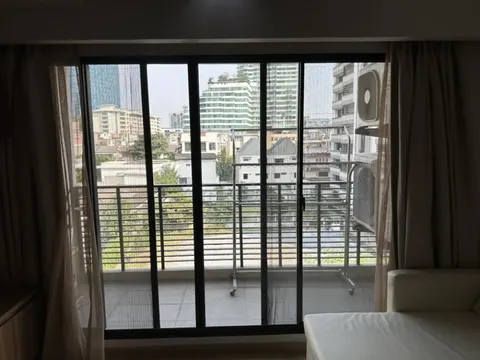 Runesu Thonglor
