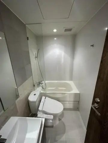 Runesu Thonglor 5
