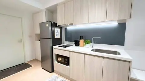Runesu Thonglor 5