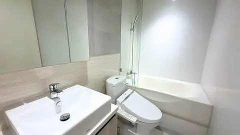 Runesu Thonglor 5