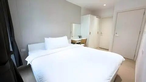 Runesu Thonglor 5