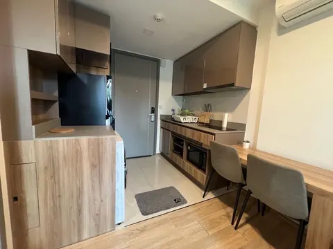 Taka Haus Ekamai 12
