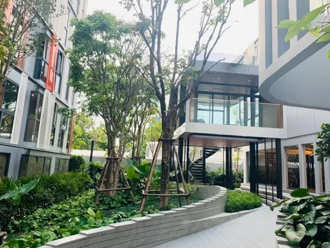 Taka Haus Ekamai 12