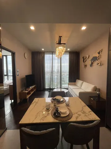 The Monument Sanampao: Dining Table