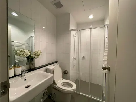 Unio Sukhumvit 72: Bathroom